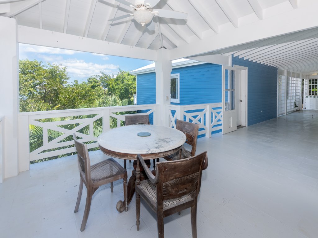 Casa Afortunada Vacation Rental - RedAwning