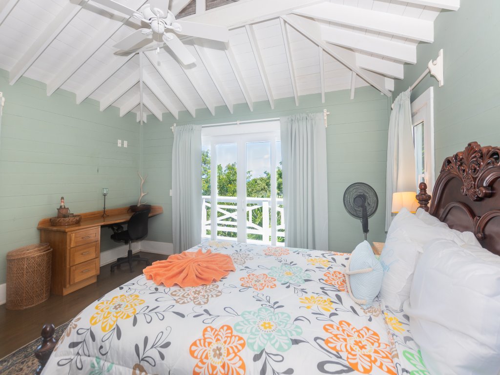 Casa Afortunada Vacation Rental - RedAwning