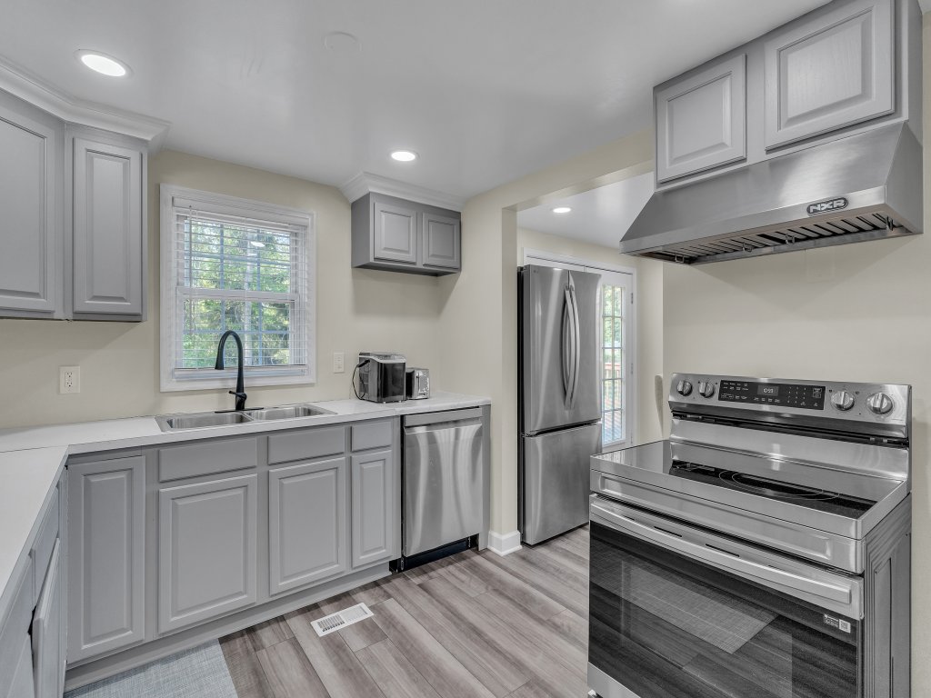 Peaceful Pet Friendly Chesapeake Escape Vacation Rental in Maryland - RedAwning