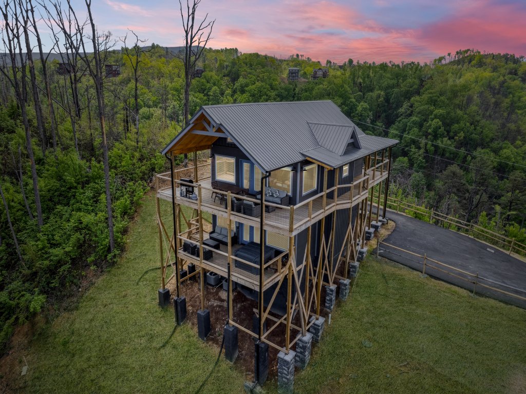 Celestial Haven Vacation Rental in Sevierville - RedAwning