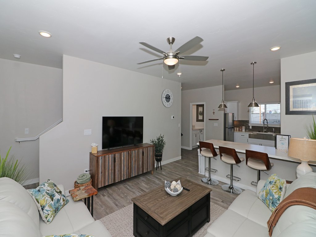 Modern Ascend Vacation Rental in Grand Junction - RedAwning