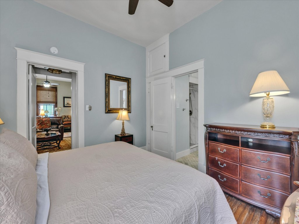 Historic Elegance Vacation Rental in Galveston - RedAwning