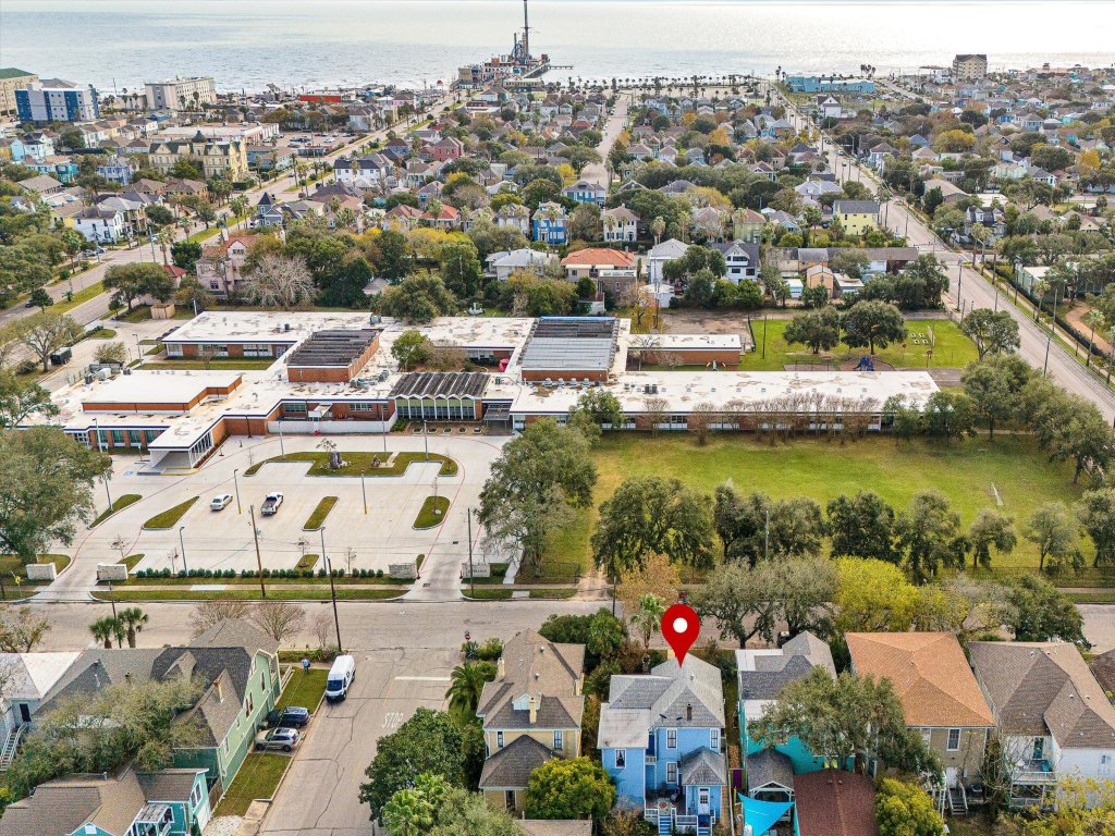 Historic Elegance Vacation Rental in Galveston - RedAwning