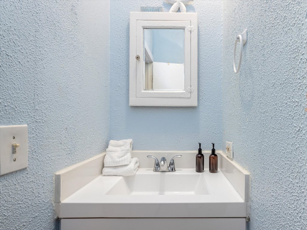 Seas the Breeze Vacation Rental in Galveston - RedAwning