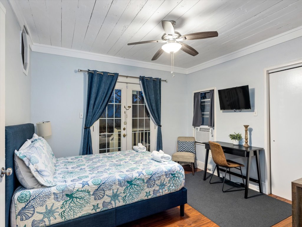 Seas the Breeze Vacation Rental in Galveston - RedAwning