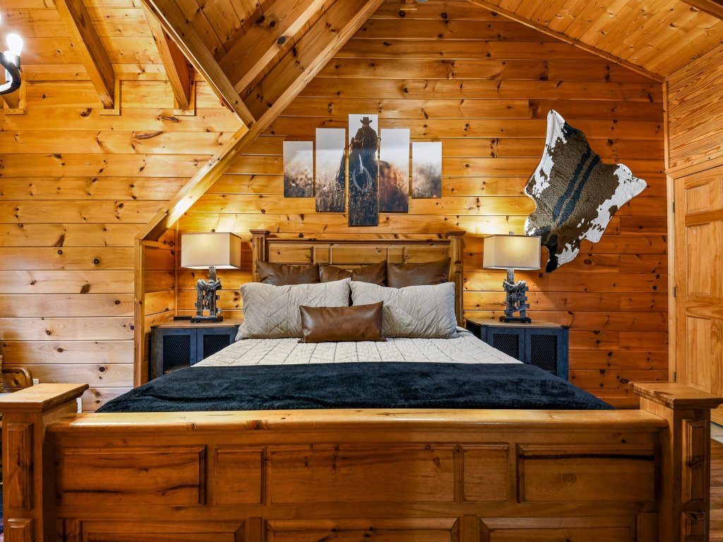 Blackberry Bliss Vacation Rental in Pigeon Forge - RedAwning