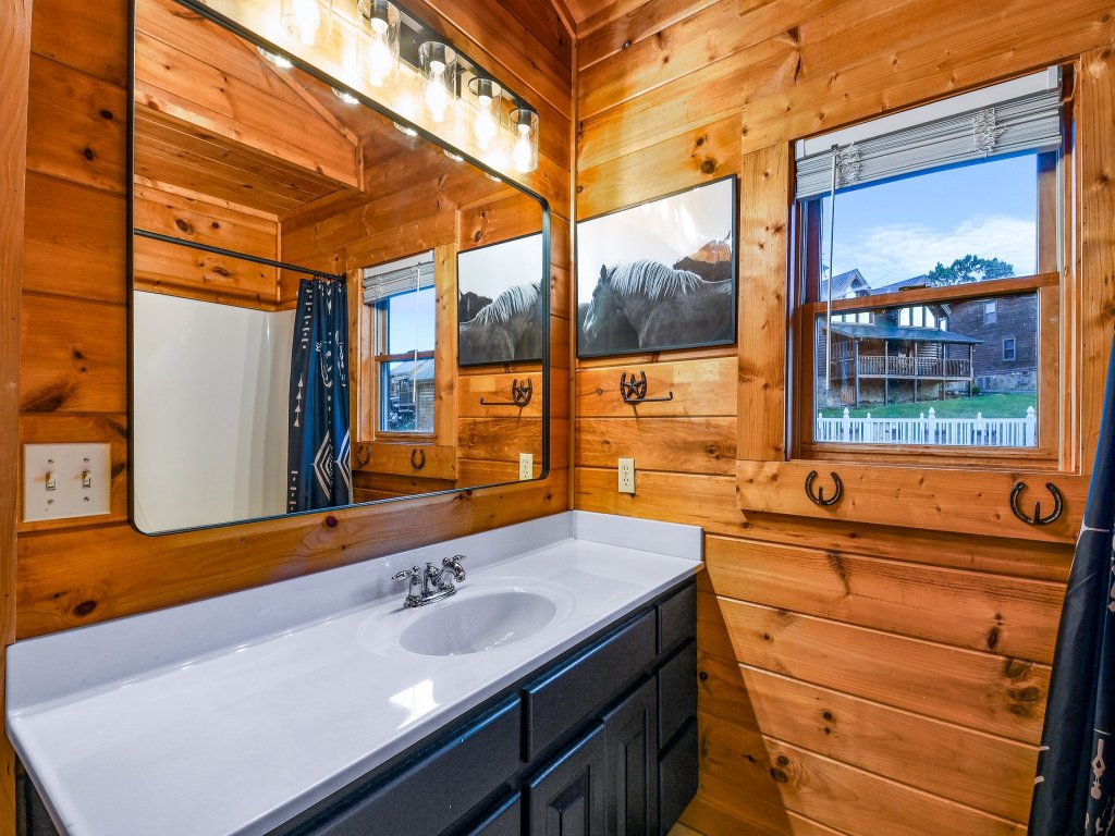 Blackberry Bliss Vacation Rental in Pigeon Forge - RedAwning