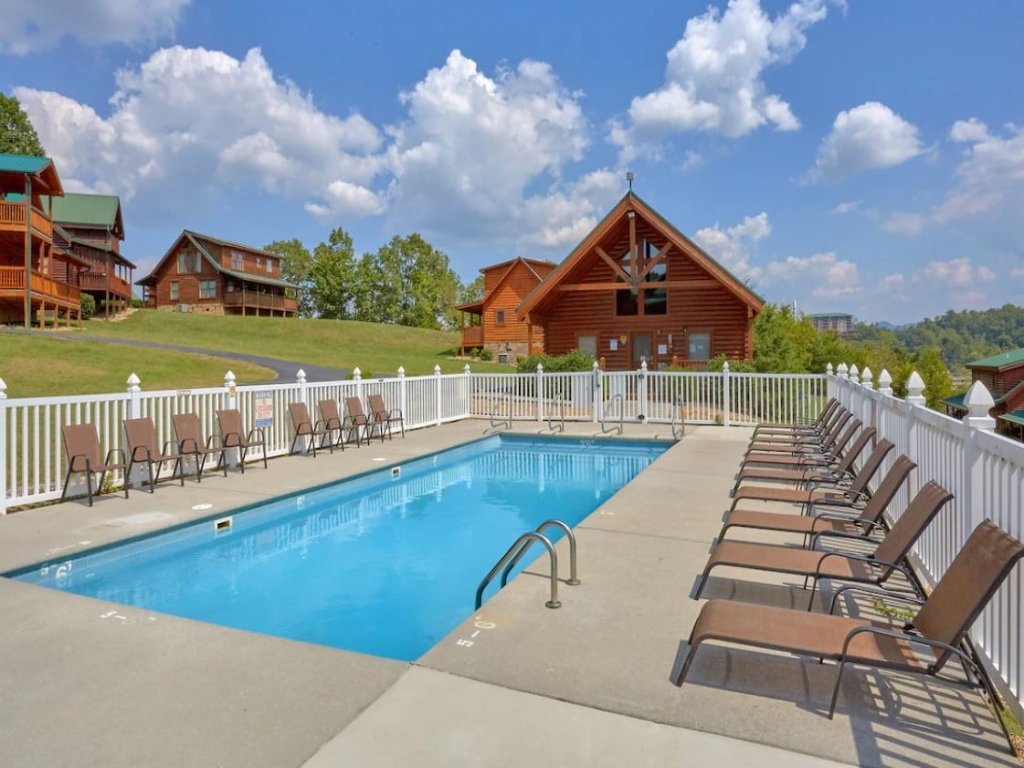 Blackberry Bliss Vacation Rental in Pigeon Forge - RedAwning