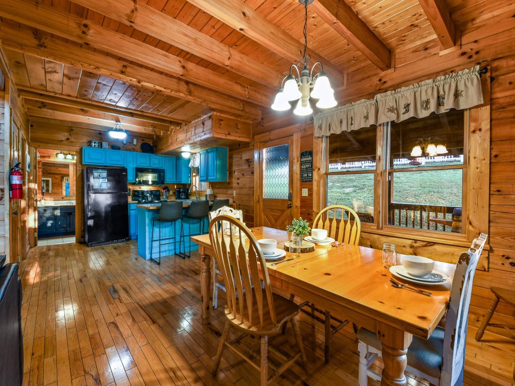 Blackberry Bliss Vacation Rental in Pigeon Forge - RedAwning