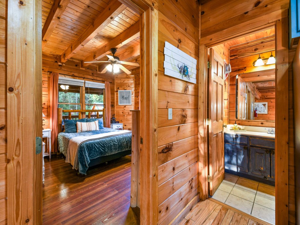 Blackberry Bliss Vacation Rental in Pigeon Forge - RedAwning
