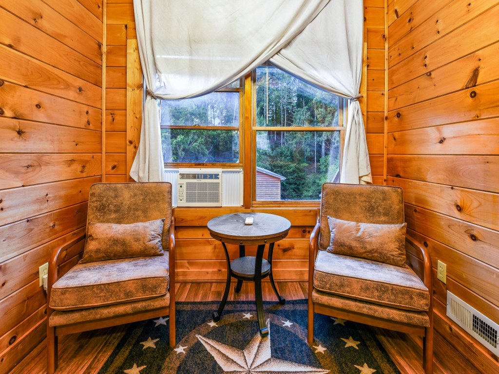 Blackberry Bliss Vacation Rental in Pigeon Forge - RedAwning