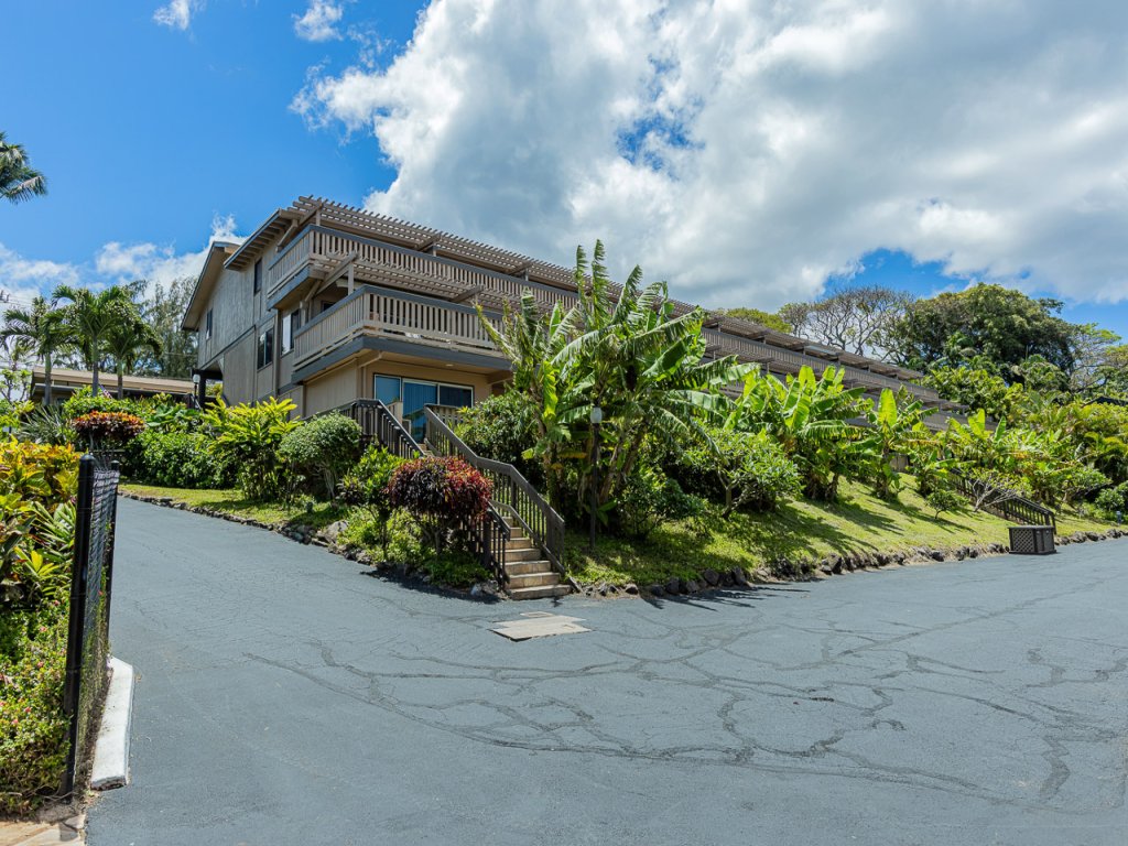Kahana Sunset E5E Vacation Rental in Lahaina - RedAwning