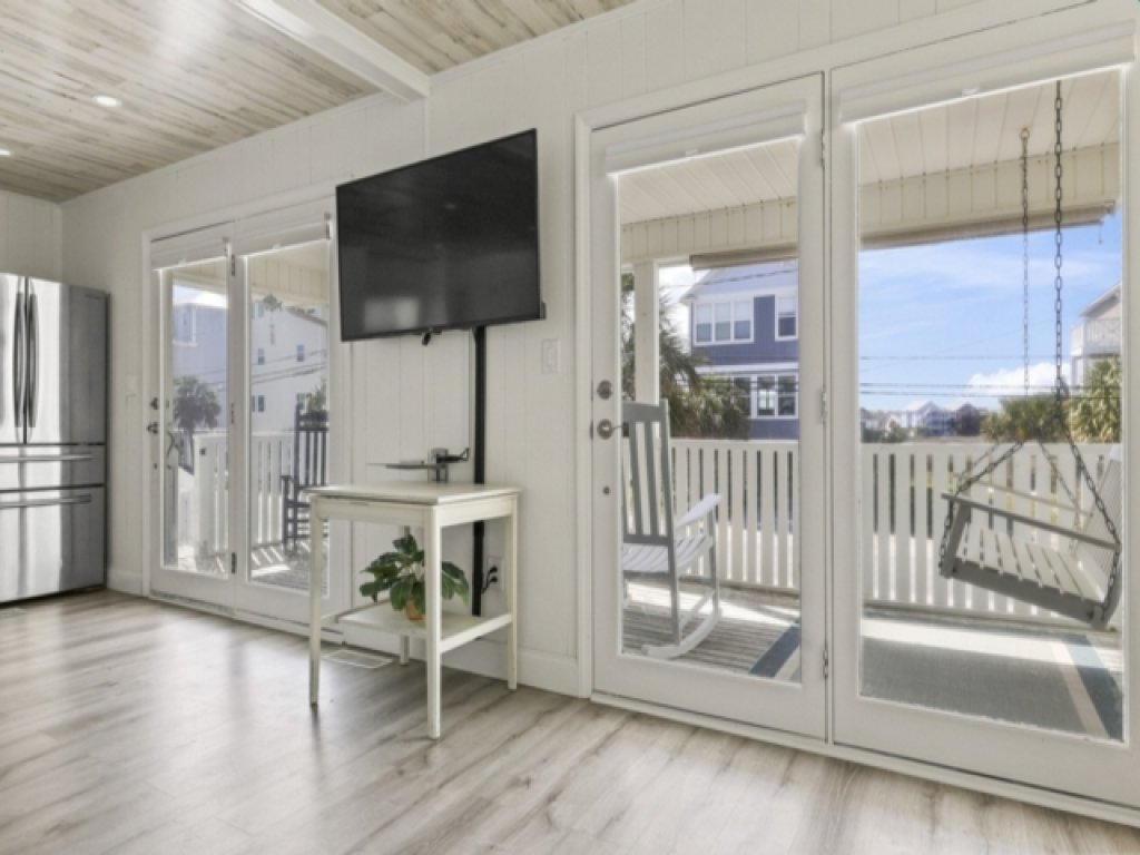 Shell Shack- 3bed 2 bath Home Vacation Rental in North Carolina - RedAwning
