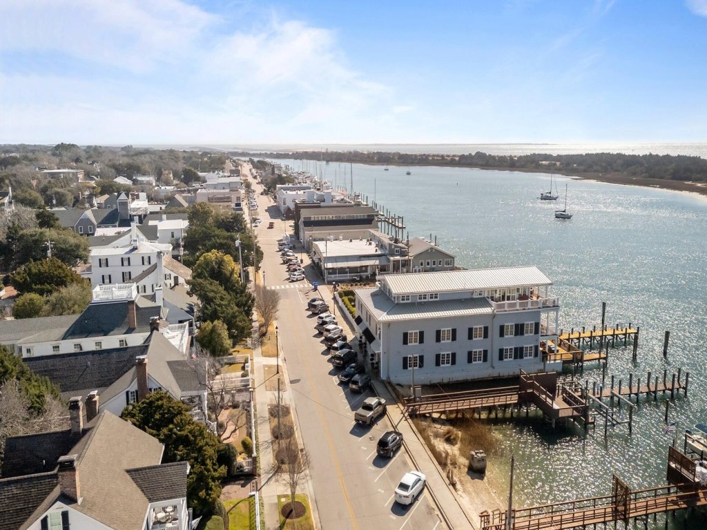 Condo on Front Vacation Rental in North Carolina - RedAwning