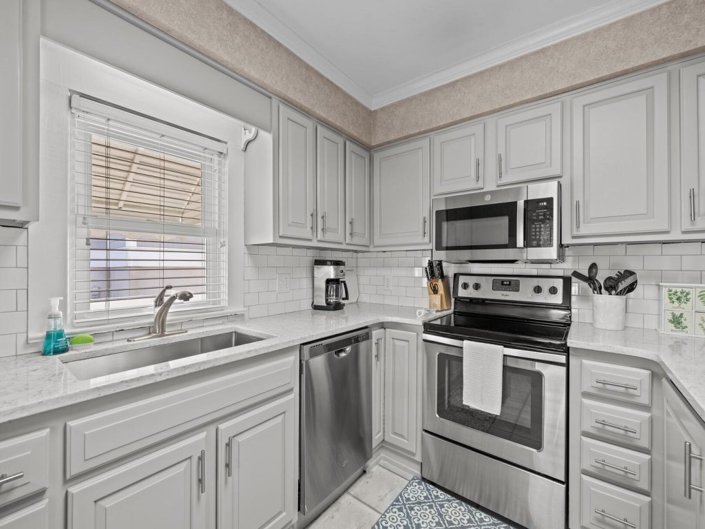 Pollock Cottage Vacation Rental in North Carolina - RedAwning