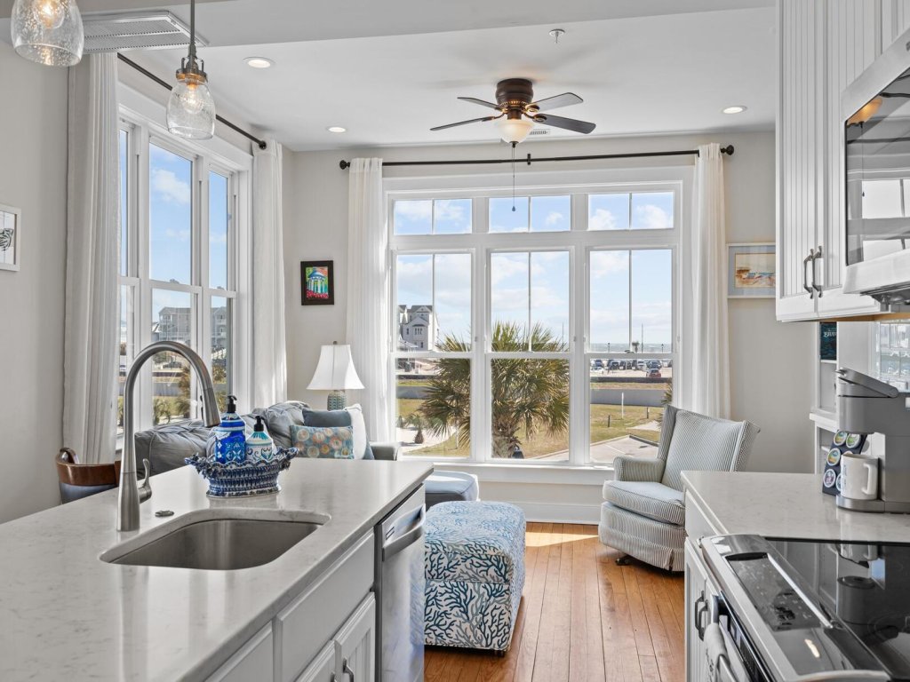 Exhibit E Vacation Rental in North Carolina - RedAwning