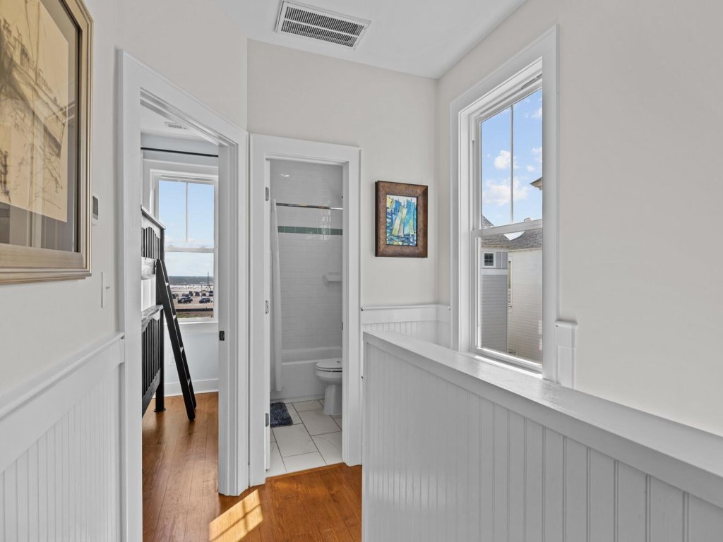 Exhibit E Vacation Rental in North Carolina - RedAwning