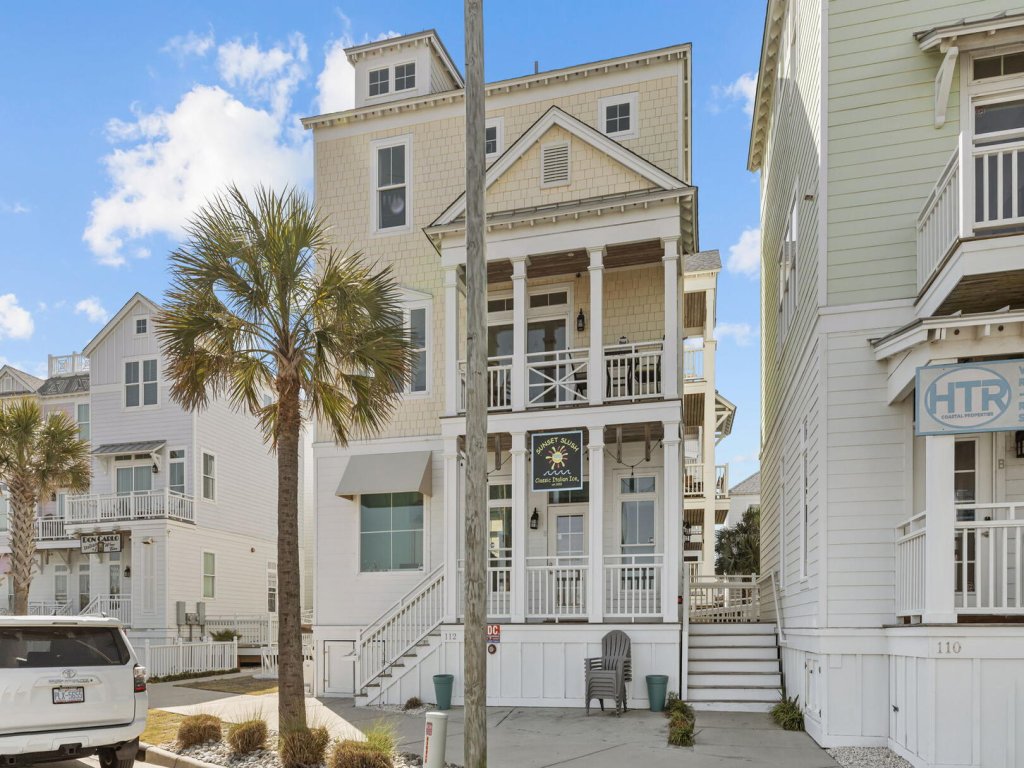 Exhibit E Vacation Rental in North Carolina - RedAwning