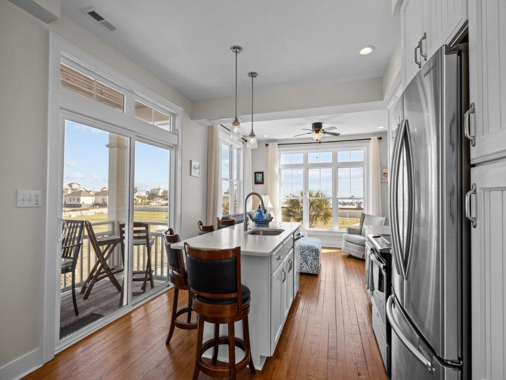 Exhibit E Vacation Rental in North Carolina - RedAwning