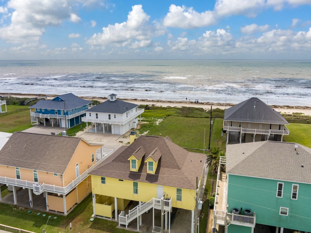 Pelican Path Vacation Rental in Texas - RedAwning