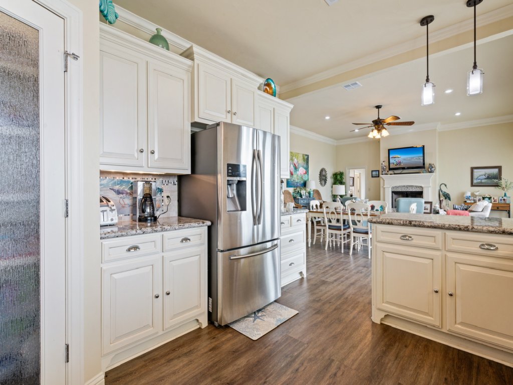 Pelican Path Vacation Rental in Texas - RedAwning