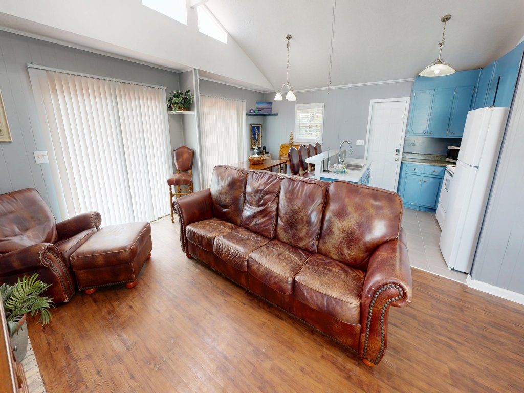 Canal Breeze Cottage Vacation Rental in Destin - RedAwning