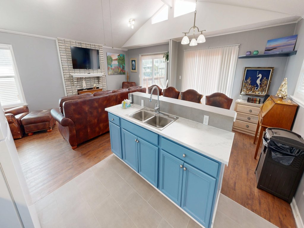 Canal Breeze Cottage Vacation Rental in Destin - RedAwning