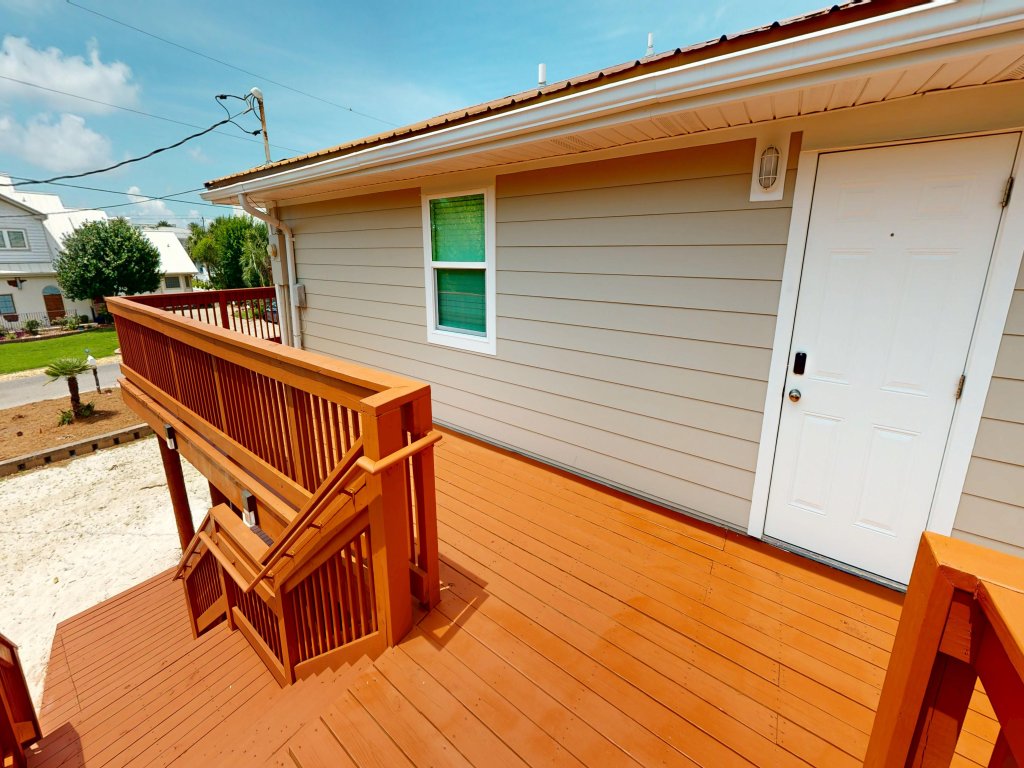 Canal Breeze Cottage Vacation Rental in Destin - RedAwning