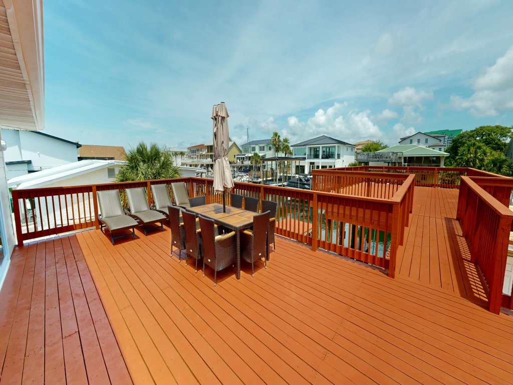 Canal Breeze Cottage Vacation Rental in Destin - RedAwning