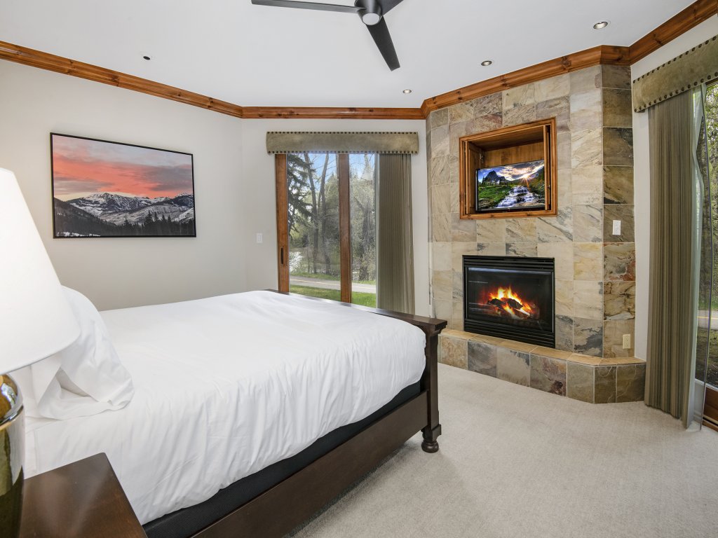 Brookside Townhome 103 Vacation Rental in Avon - RedAwning