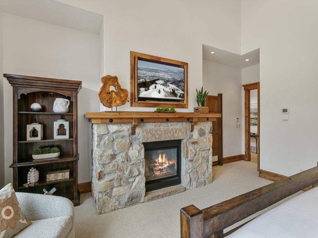 6565 Lookout Drive - Four Bedroom with Spa Vacation Rental in Park City - RedAwning