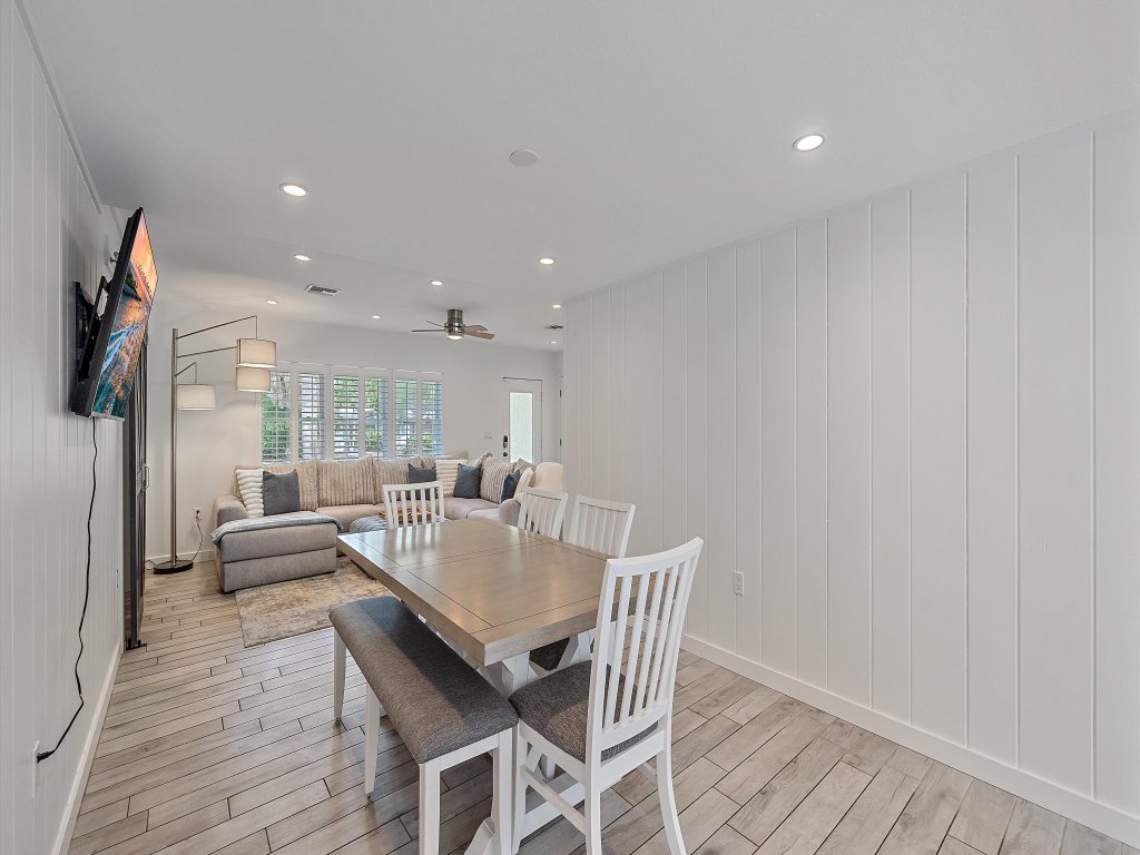 Casa de Flores Vacation Rental in Sarasota - RedAwning