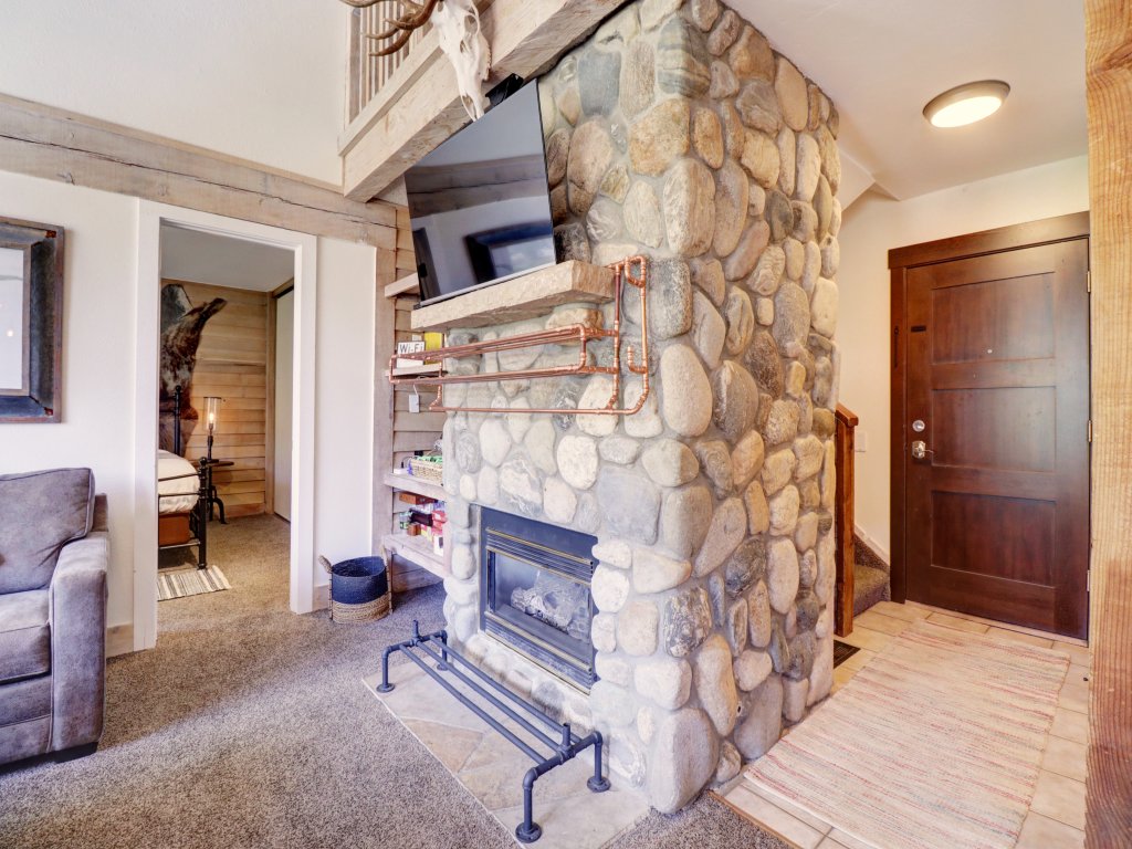 AN206 Anaconda Vacation Rental in Copper Mountain - RedAwning