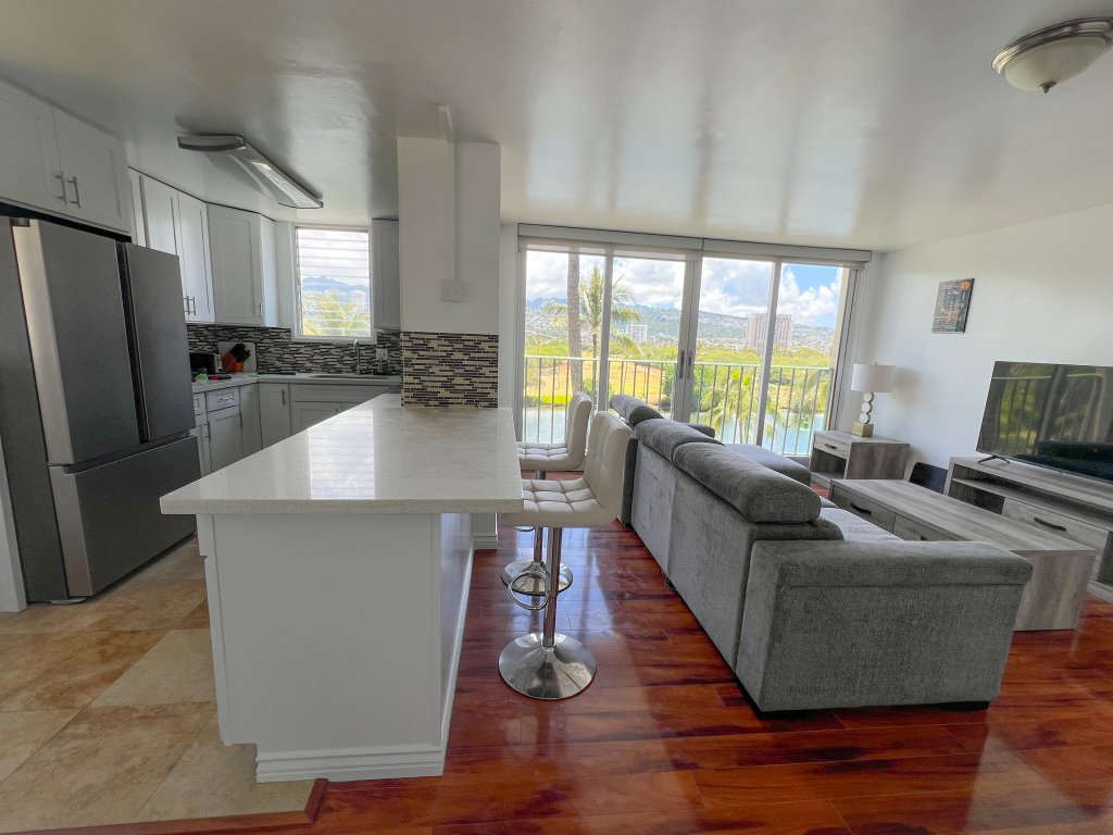 Serene Ala Wai Palms 2-Bedroom Vacation Rental in Honolulu - RedAwning