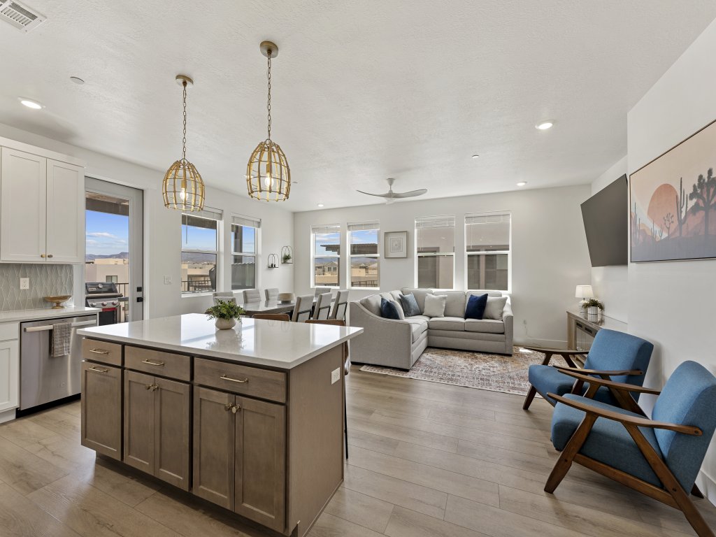 Periwinkle Sky Vacation Rental in St. George - RedAwning