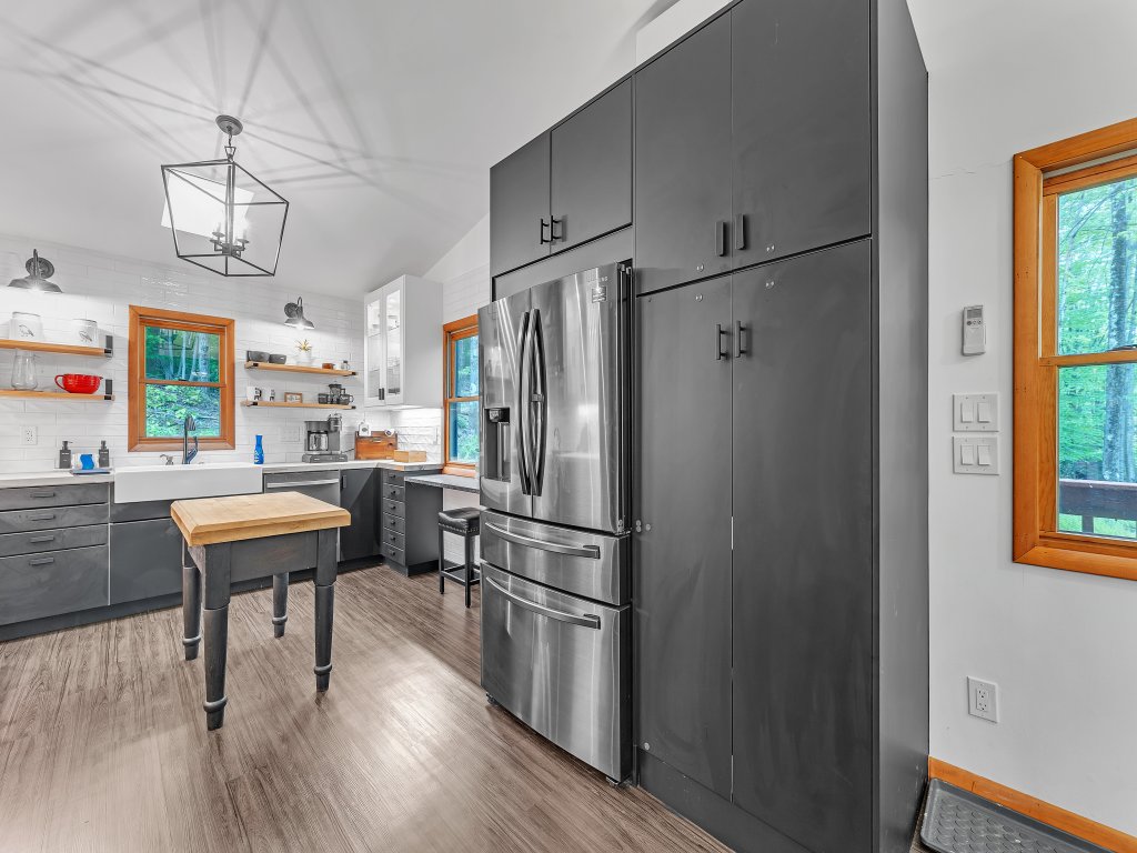 Modern Mountain Retreat Near Dolly Sods & Skiing Vacation Rental in Davis - RedAwning