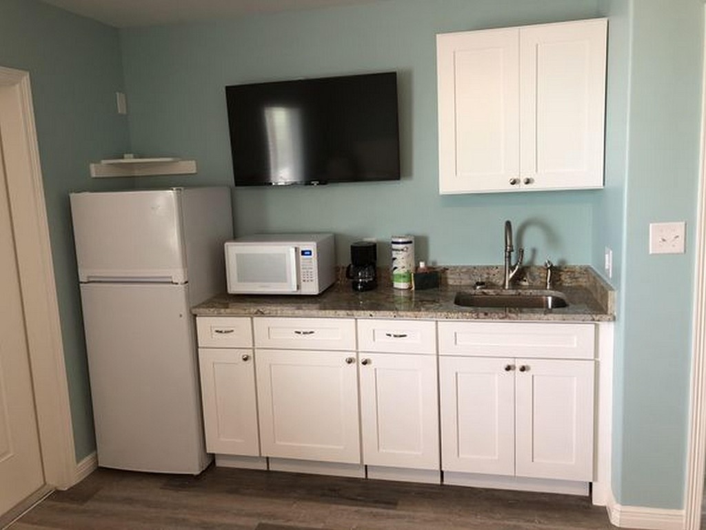 BeachGate Condo Suites and Oceanfront Resort  - Deluxe Suite Sleeps 4 #1 Vacation Rental in Port Aransas - RedAwning