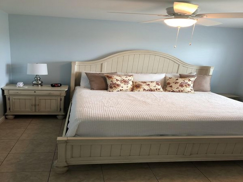 BeachGate Condo Suites and Oceanfront Resort - One Bedroom Suite #4 Vacation Rental in Port Aransas - RedAwning
