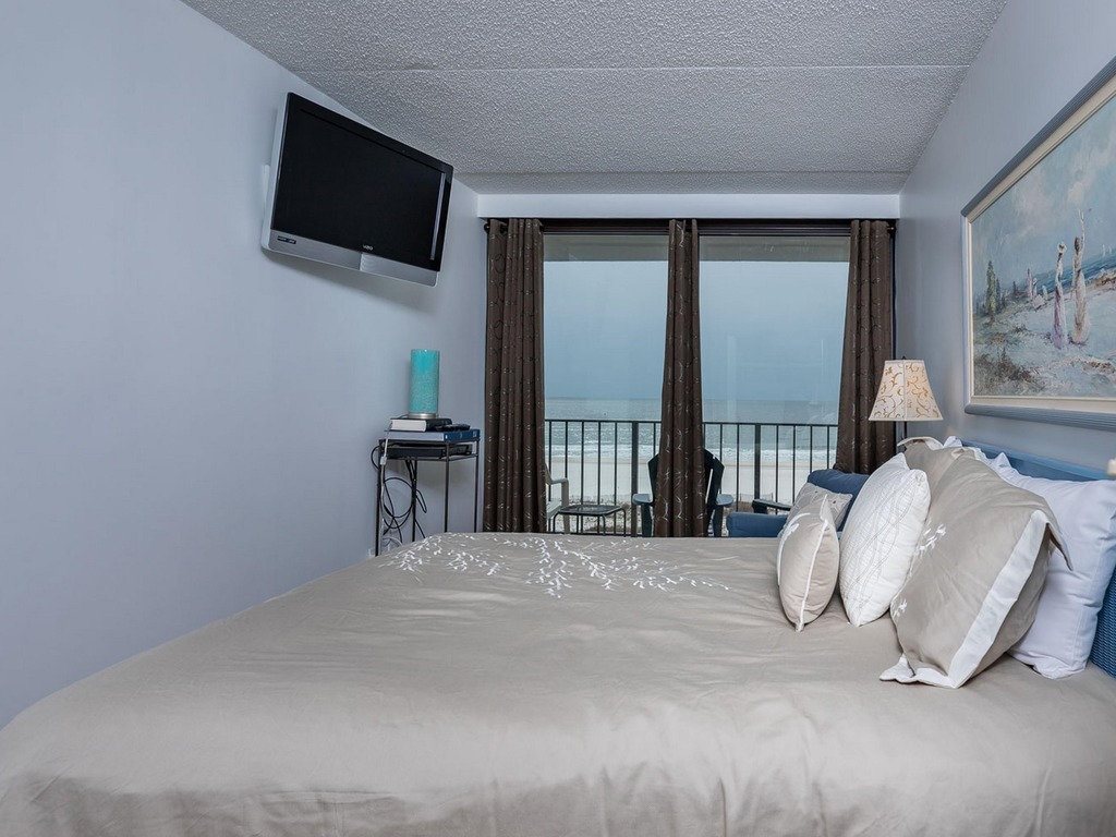 Island Winds East 1 Bed 1 Bath Gulf Front Low Sleeps 4 1Q Vacation Rental in Gulf Shores - RedAwning