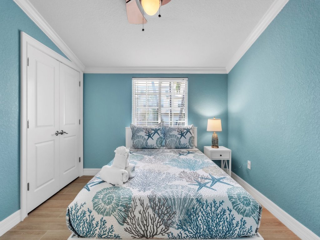 Paradise Palms Vacation Rental in Holmes Beach - RedAwning