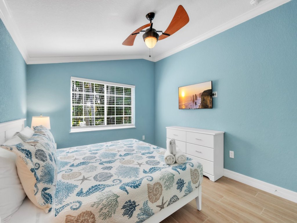 Paradise Palms Vacation Rental in Holmes Beach - RedAwning
