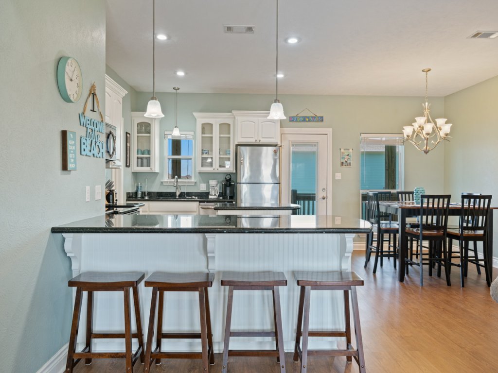 Pelican Post Vacation Rental in Texas - RedAwning