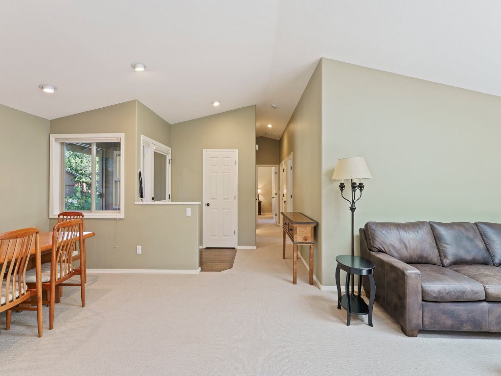 6 Dutchman Vacation Rental in Sunriver - RedAwning