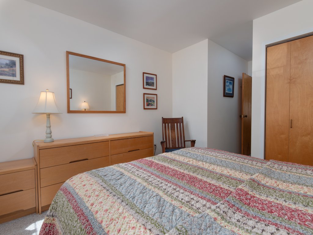100 Snow Creek Vacation Rental in Warren - RedAwning