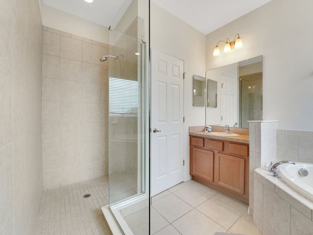 2245CA-Providence Resort Vacation Rental in Davenport - RedAwning
