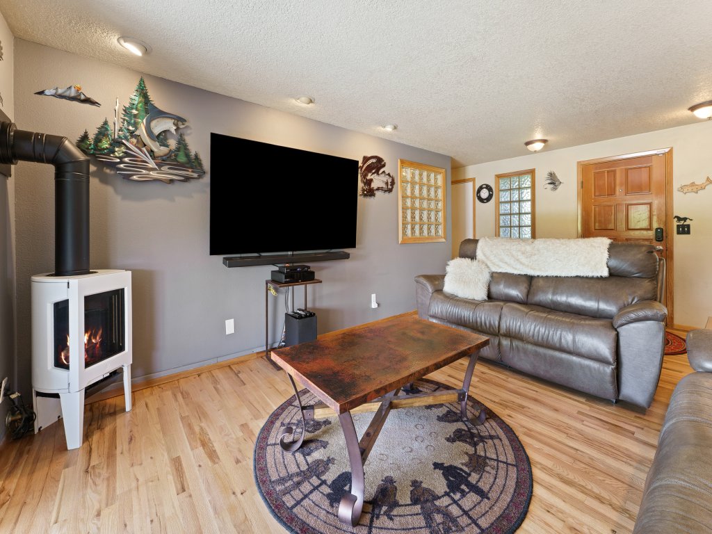 Otter Run Vacation Rental in Oregon - RedAwning