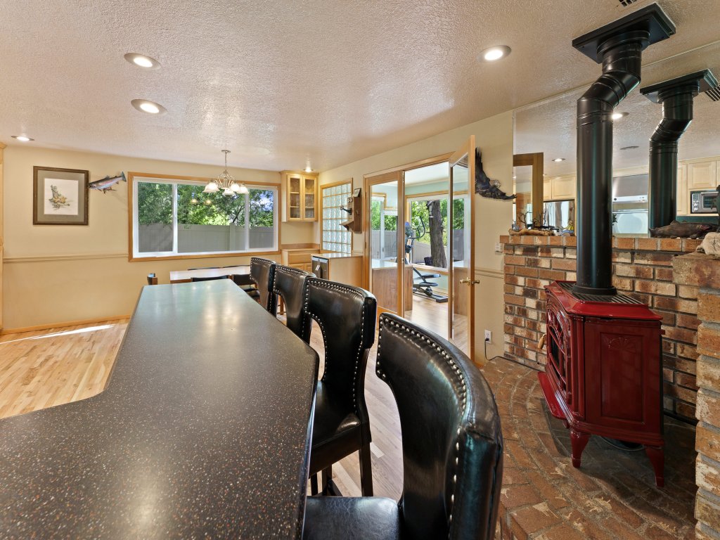 Otter Run Vacation Rental in Oregon - RedAwning