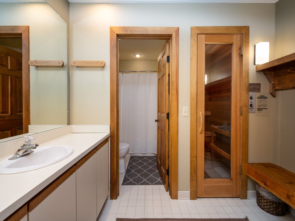 Sunrise Bear Ridge C4 Vacation Rental in Killington - RedAwning