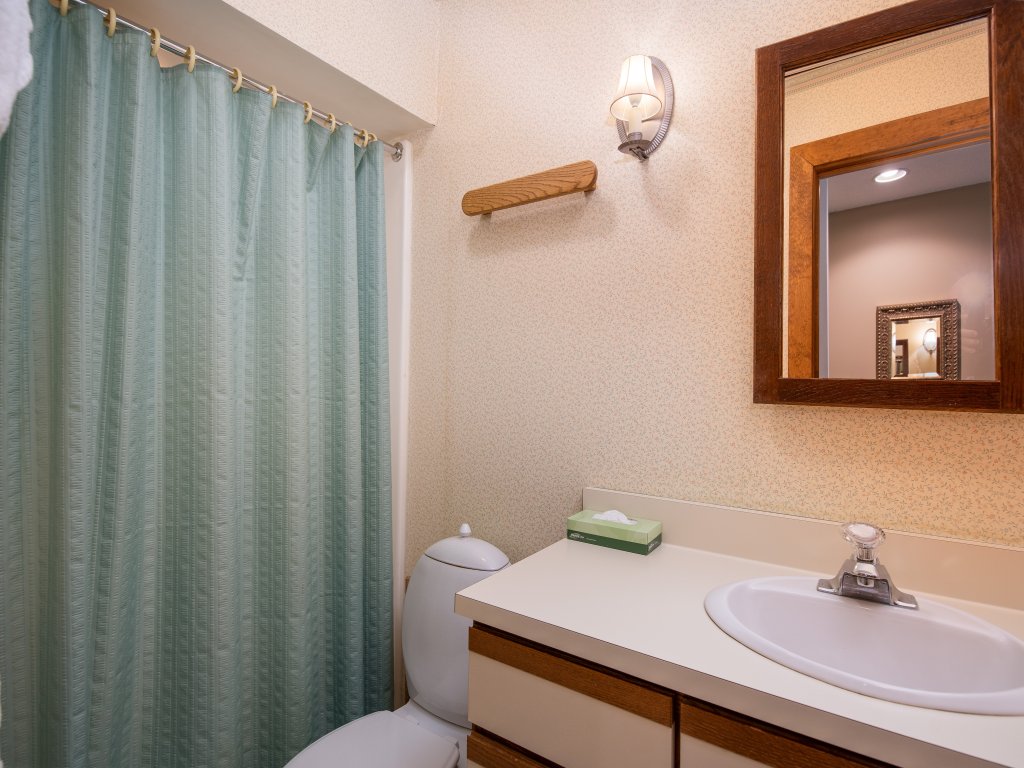 Sunrise Bear Ridge C4 Vacation Rental in Killington - RedAwning
