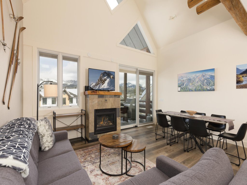 Saddle Ridge I3 Vacation Rental in Big Sky - RedAwning